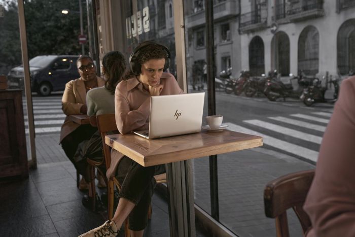 Ноутбук HP EliteBook X G1i 14" WUXGA AG, Intel U5-228V, 32GB, F1TB, UMA, DOS, сріблястий
