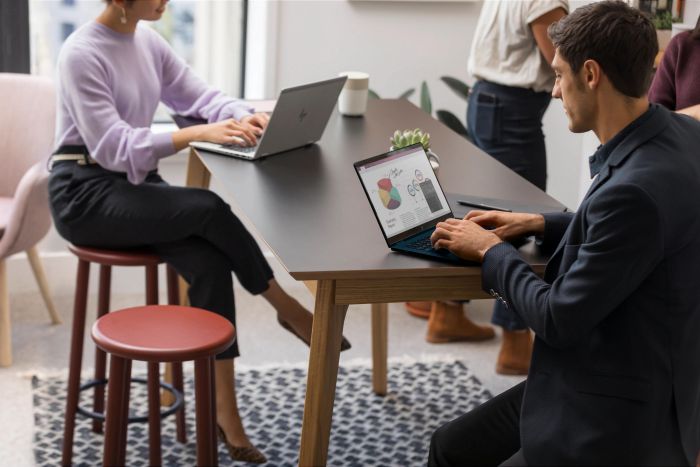 Ноутбук HP EliteBook 860-G11 16" WUXGA IPS AG, Intel U7-155U, 64GB, F2TB, UMA, LTE, DOS, серебристый