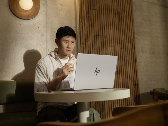 Ноутбук HP OmniBook 7 14-fs0000ua 14" WUXGA IPS AG, Intel 5-220H, 24GB, F1TB, UMA, Win11P, сріблястий